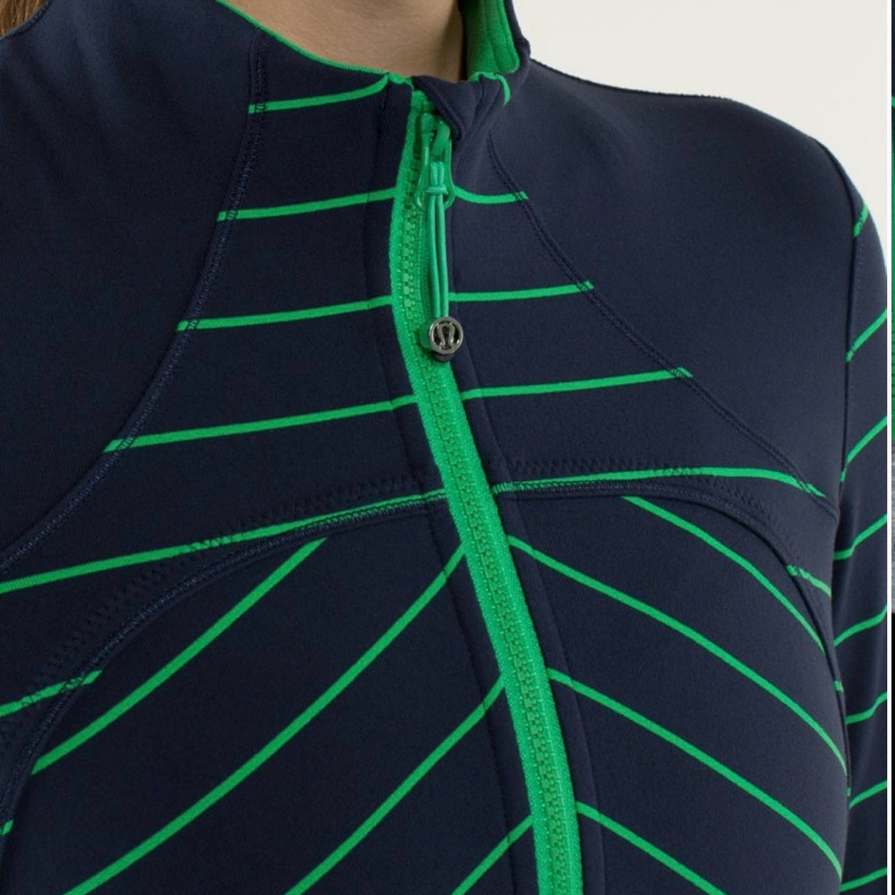 Lululemon Athletica Navy and Green Chevron Jacket - Picture 3 of 14